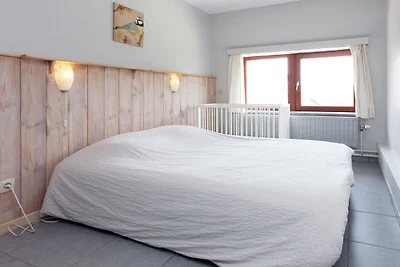 Aufwändiges Ferienhaus mit Sauna in Manhay