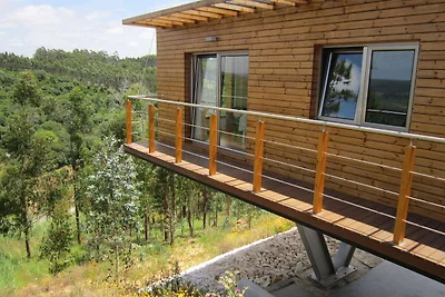 Moderna casa vacanze a Cela con piscina...