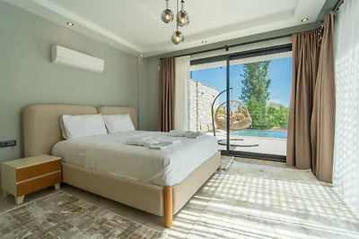Villa in Kas mit Schwimmbecken