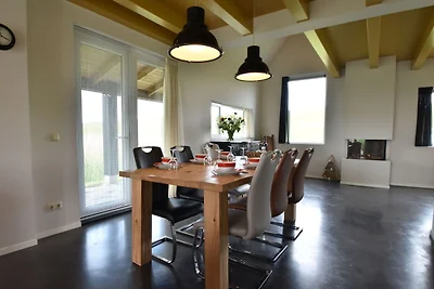 Geräumige Villa in Tzummarum mit Kamin