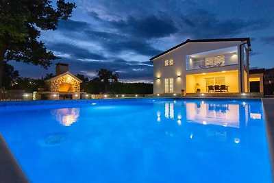 Ferienhaus in Imotski mit Schwimmbecken