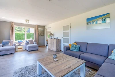 Charmante Villa mit Terrasse am Wasser