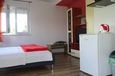 Apartmani Luna - Studio Apartment