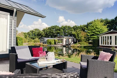 Schönes Chalet in einem Ferienpark an einem...