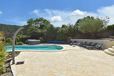 Graziosa villa con piscina a...
