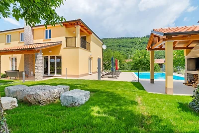 Ferienhaus in Buzet mit Terrasse