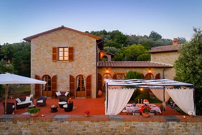 Luxuriöse Villa in Cortona mit Sprudelbad