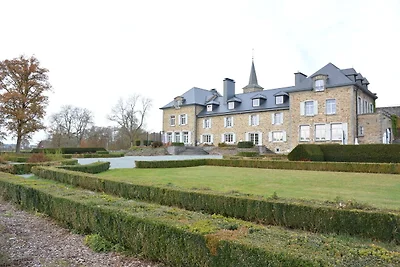 Wunderschönes Schloss in Freux mit Sauna