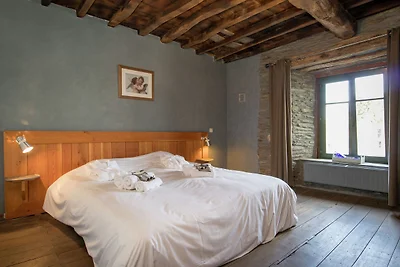 Geräumiges Bauernhaus in Gouvy mit Hallenbad