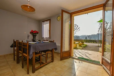 Vakantiehuis met terrassen en mooi uitzicht.