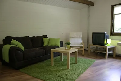 Chalet arredato in modo accogliente a...
