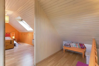 Schönes Haus mit moderner Einrichtung
