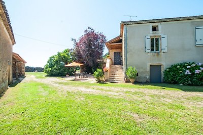 Ferienhaus mit privatem Pool in Loubéjac.