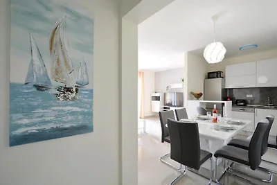 Apartment Sunshine Trogir - Three Bedroom Apa...