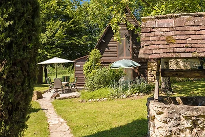 Charmantes Chalet mit privatem Pool in Thenon