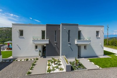Luxuriöses Ferienhaus in Grizane mit...