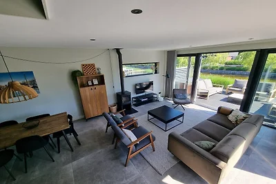 Privater Anlegesteg + moderner Komfort