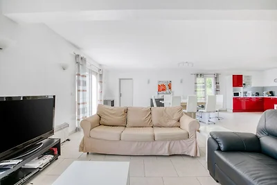 Geräumige Villa mit Pool in Le Canet