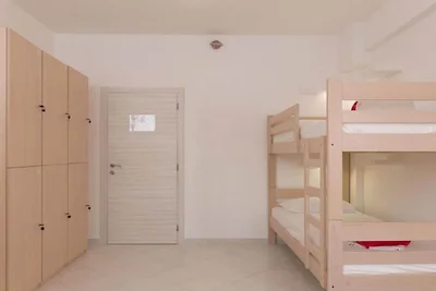 Hostel Free Bird - Bed in Ten Bed Mixed Dormi...