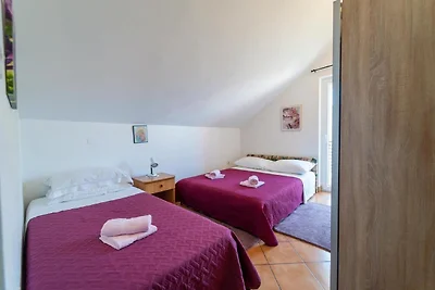 Apartment mit Balkon