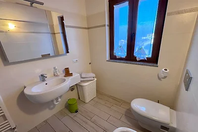 Appartement met uitzicht op het meer in...