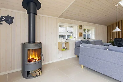 Cozy Coastal Retreat in Gronhoj-By Traum