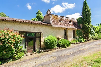 Villa a Bourgnac con giardino