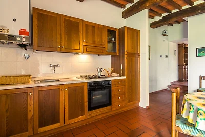 Agriturismo moderno a Bucine con piscina