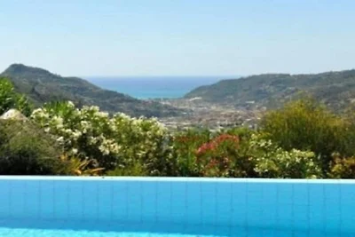 Villa in Soldano mit Schwimmbecken