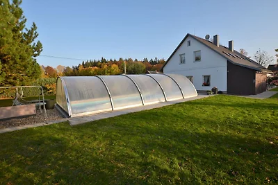 Ampia villa con piscina