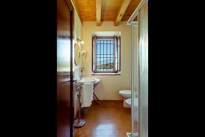 Lujosa casa de vacaciones con piscina en Salò