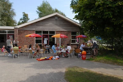 Comfortabele bungalow met magnetron midden in...