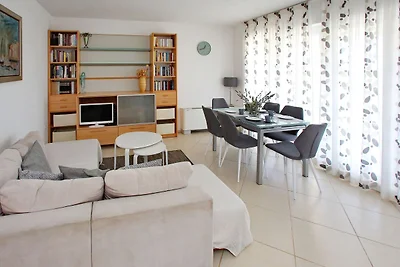Sonnengeküsste Wohnung in Bibinje mit Garten