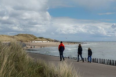 Studio met terras bij strand