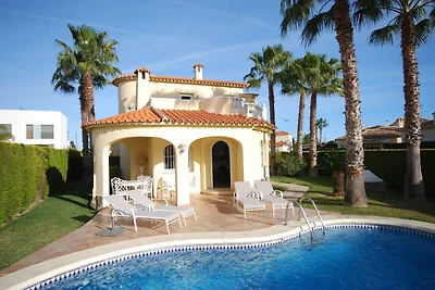 Villa pittoresca a Oliva con piscina privata