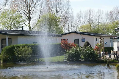 Bella tenda con bagno, vicino a un'area...