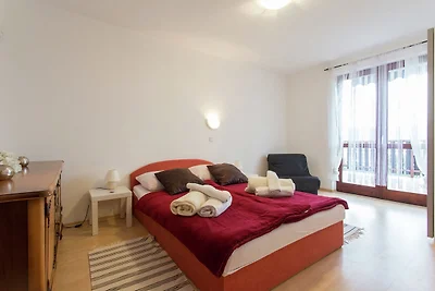 Wohnung in Seline mit Garten