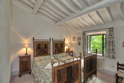 Villa a Sermugnano vicino al lago