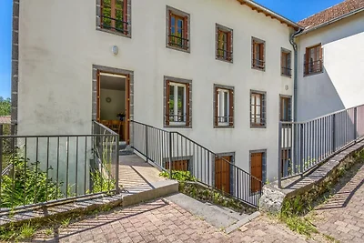 Ferienhaus in Pontgibaud mit Garten