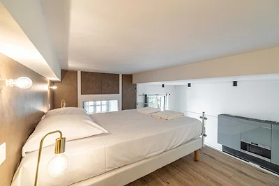 A/C Mezzanine Apt 2BR/4P - Place Garibaldi