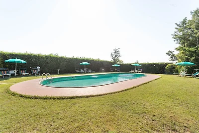 Elegante Wohnung mit Swimmingpool und Fitness...