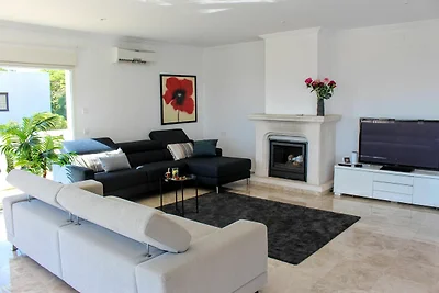 Villa mit beheiztem Pool