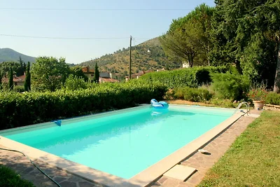 Casa colonica toscana a Lucca con piscina
