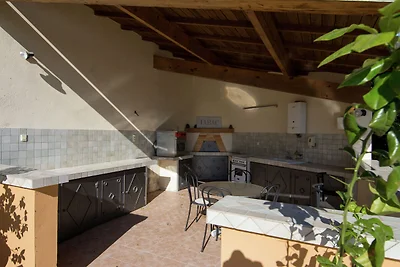 Villa con piscina privata a Ledenon