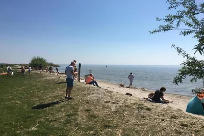 Villa am See in der Nähe von Sneekermeer
