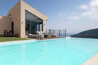 Wunderschöne Villa in Sivota mit Swimmingpool