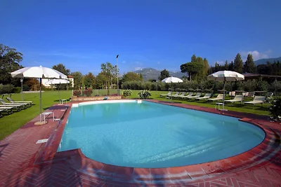 Appartamento a Cortona con Piscina e Vista