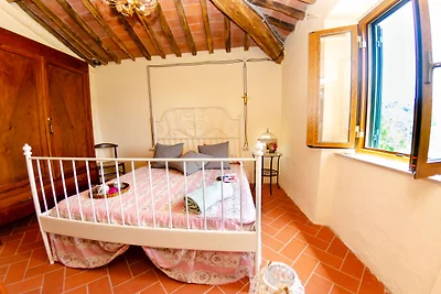 Prächtiges Cottage mit Pool in San Marcello...