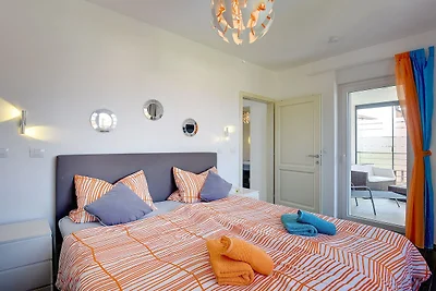 Ferienhaus in Novigrad mit Pool am Strand