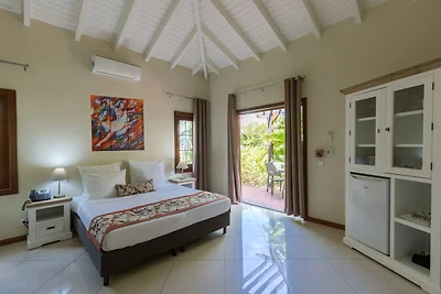 Moderne Villa nahe dem Strand von Mambo mit p...